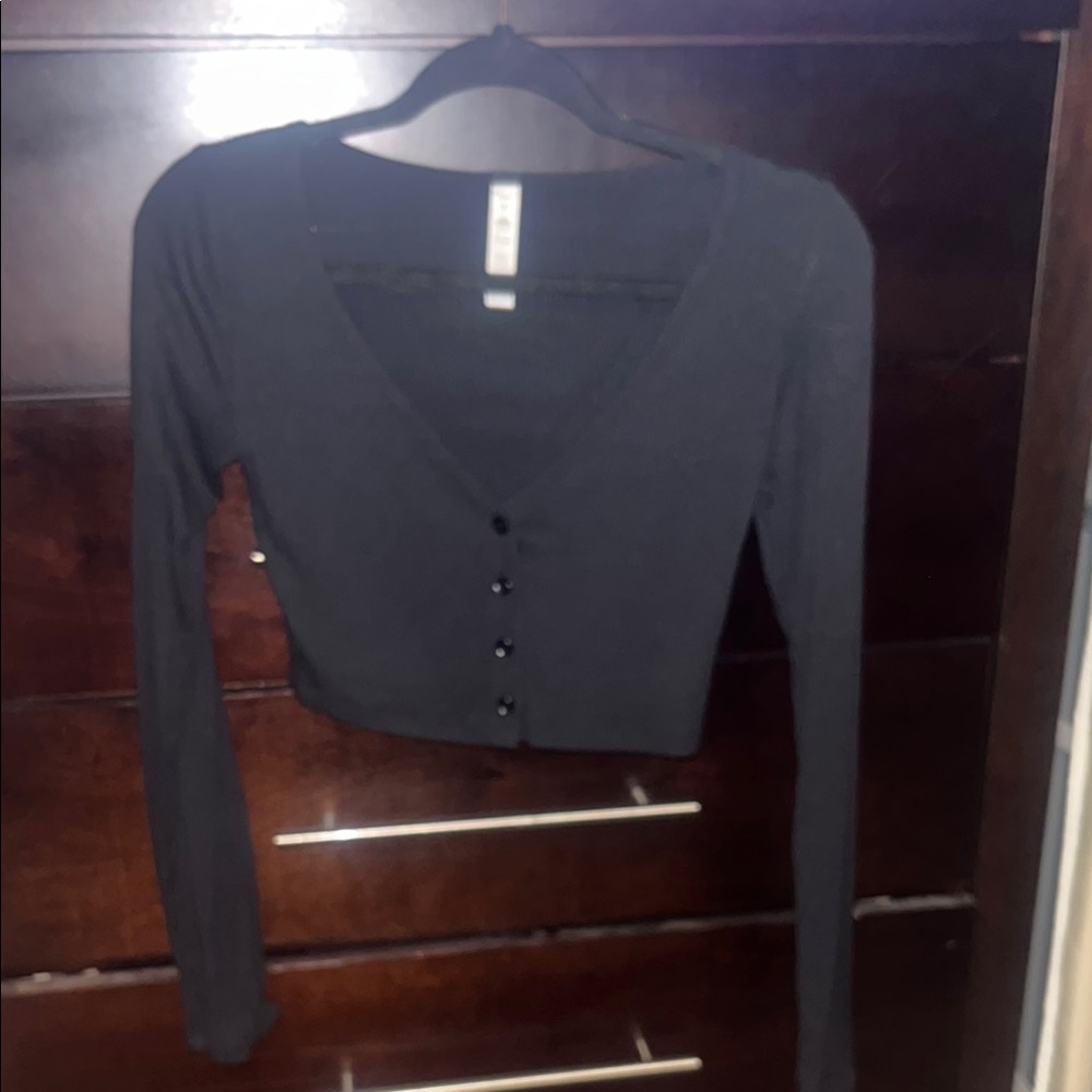 ALO Yoga Black Long Sleeve Cropped Button Down